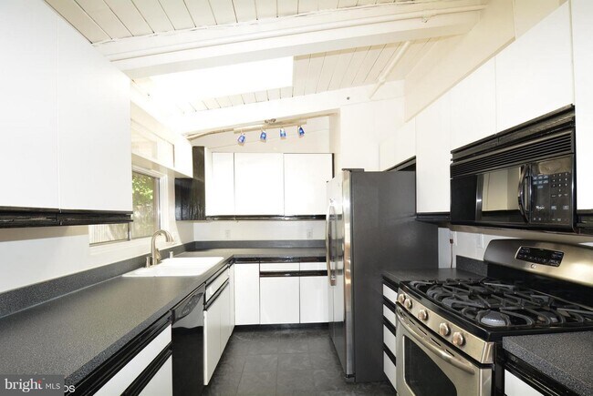 Foto del edificio - 3421 Gallows Rd
