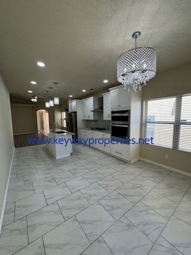 Foto principal - Beautiful 3 bed 2 bath house