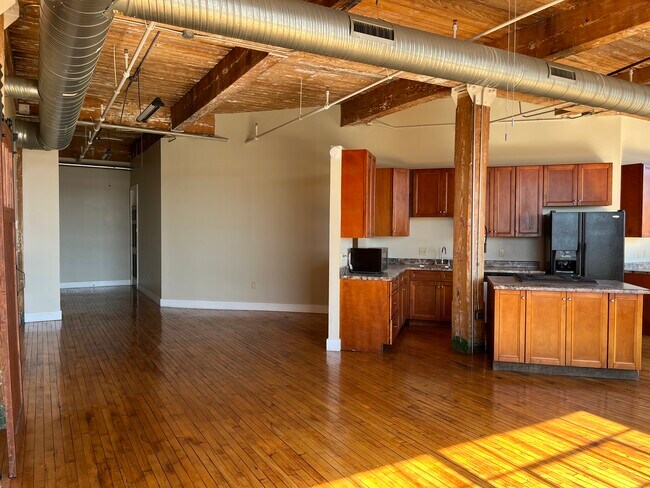 Foto del edificio - 736 Dickies Lofts