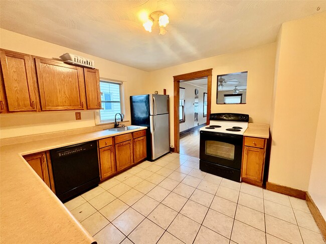 Building Photo - 211 Dudley Ave