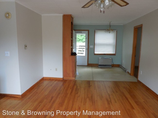 Building Photo - 2 br, 1 bath House - 170 Tremont St.