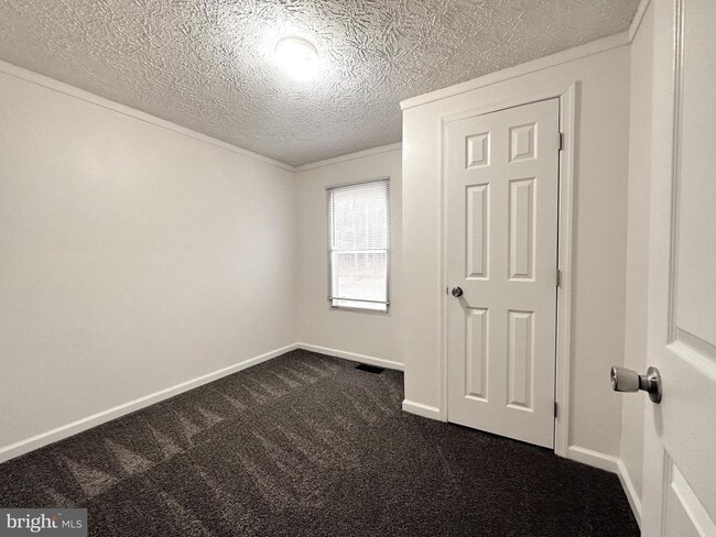 Foto del edificio - 410 Melvin Ave