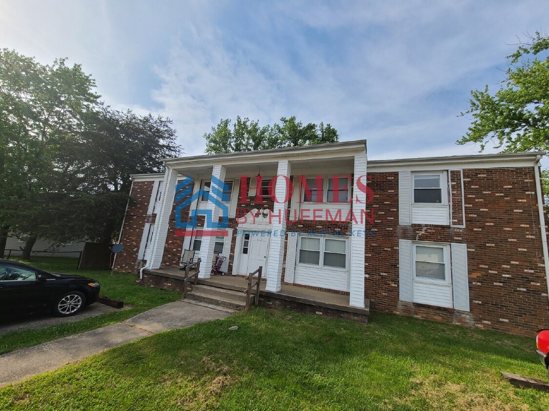 Primary Photo - Two Bedroom Upstairs | Boonville