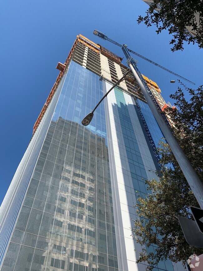 Octubre de 2021 - Residences at 6G