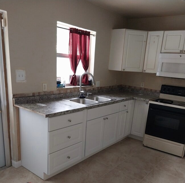 Foto del edificio - 8511 Blue Ridge Dr