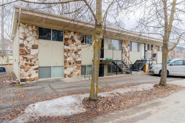Building Photo - 571 E 500 N