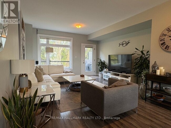 Photo du bâtiment - 540-540 Essa Rd