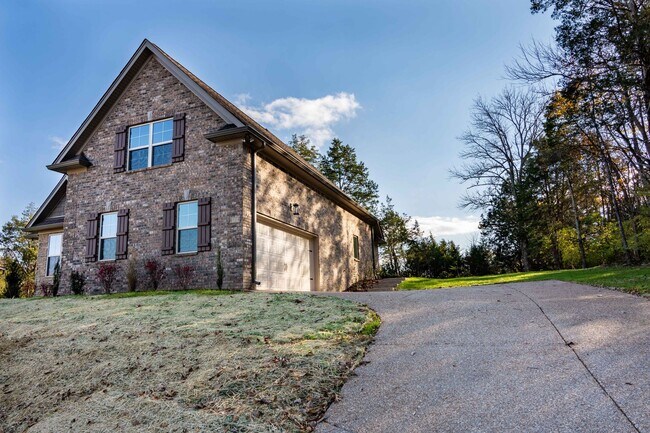 Foto del edificio - For Lease - 3 Beds, 2 Baths, 2300sqft home...