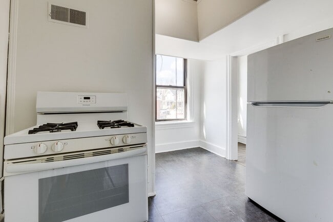Building Photo - Available NOW- Charming apartments in the heart of Mt. Oliver!
