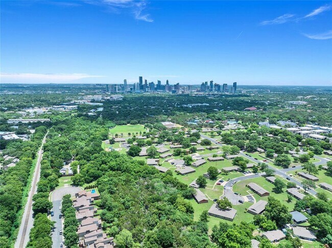 Foto del edificio - 3003 Corbin Ln