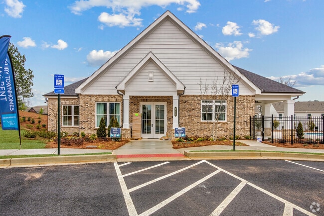 Building Photo - Covey Homes Villa Rica