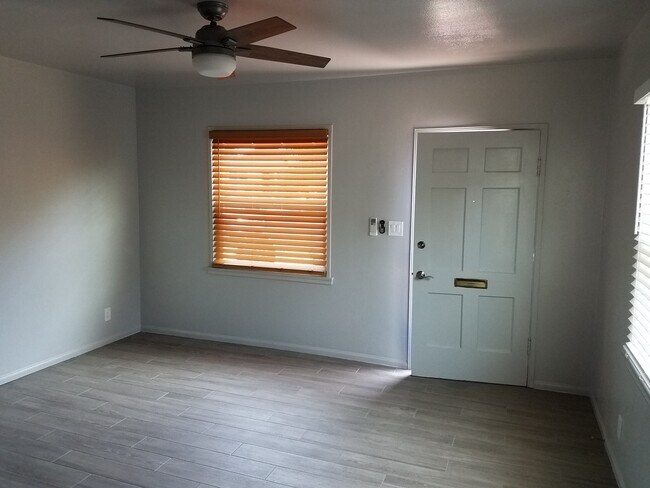 Foto del edificio - 4140 Brunswick Ave