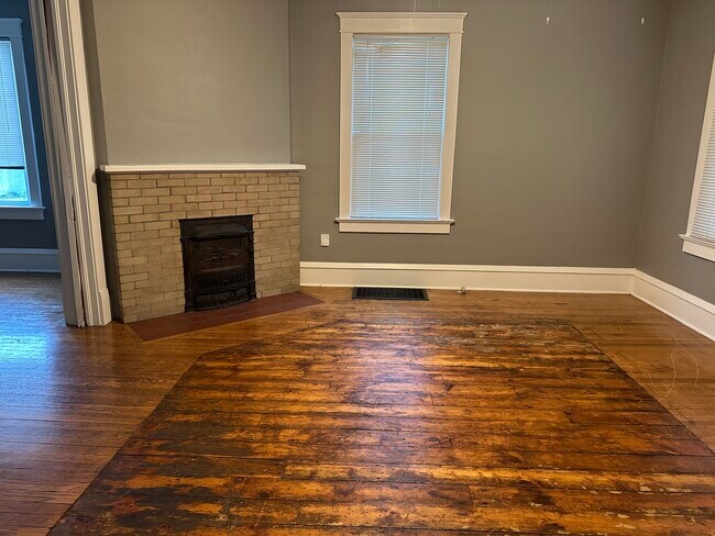 Foto del edificio - 612 W Springfield Ave