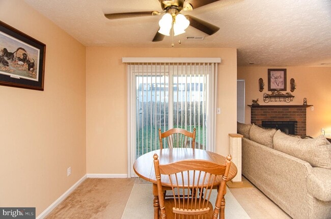 Building Photo - 5136 Mallards Landing Dr