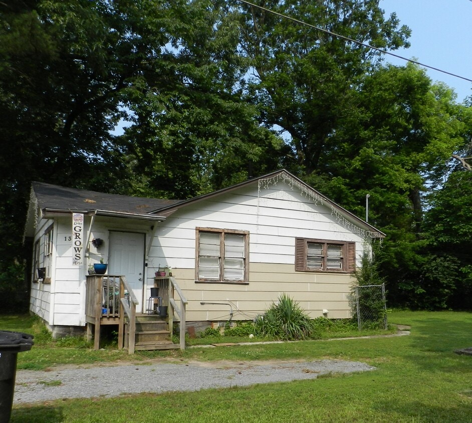 Building Photo - 136 Joiner, Jax