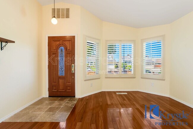 Foto del edificio - 530 N Regatta Dr