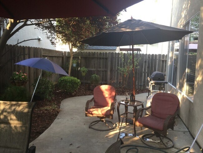 Foto del edificio - North Natomas- 3 Bed 2.5 bath 2 Car Corner home