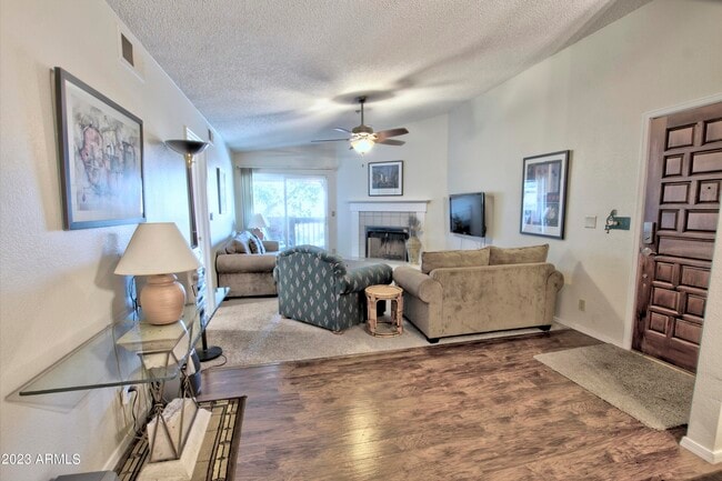 Building Photo - 3031 N Civic Center Plaza