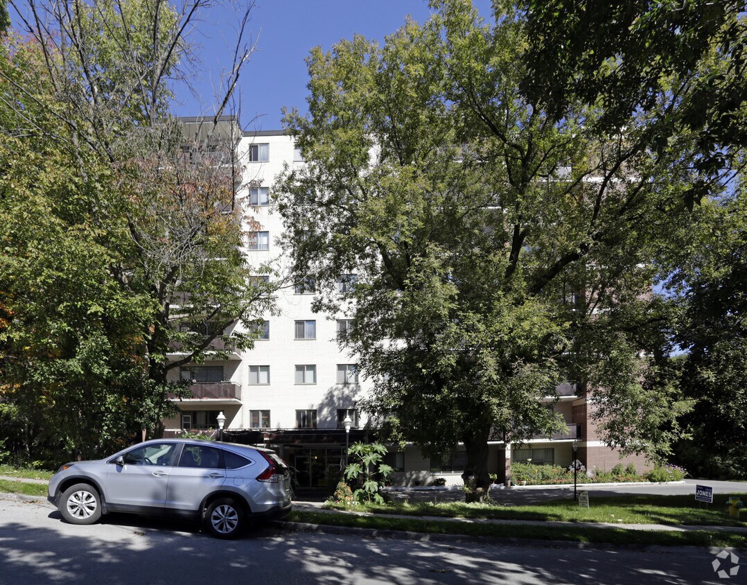 Building Photo - Parklane Towers