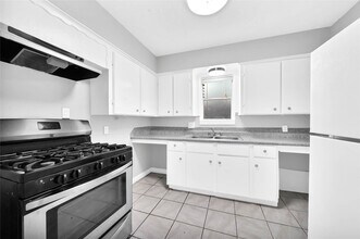 Building Photo - 5532 Eskridge St