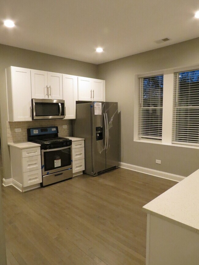 Building Photo - 1301 S 51st Ave
