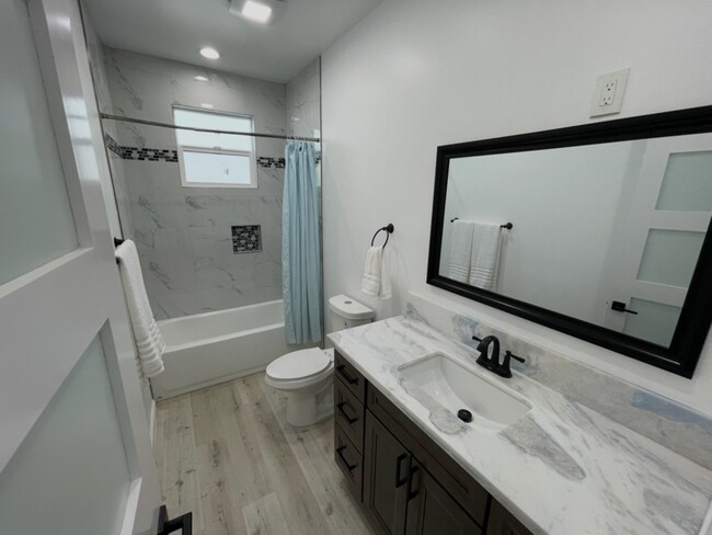 Foto del edificio - 4327 Clairemont Dr