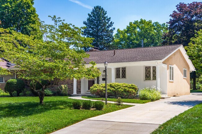 Foto del edificio - 5822 Falmouth Ct