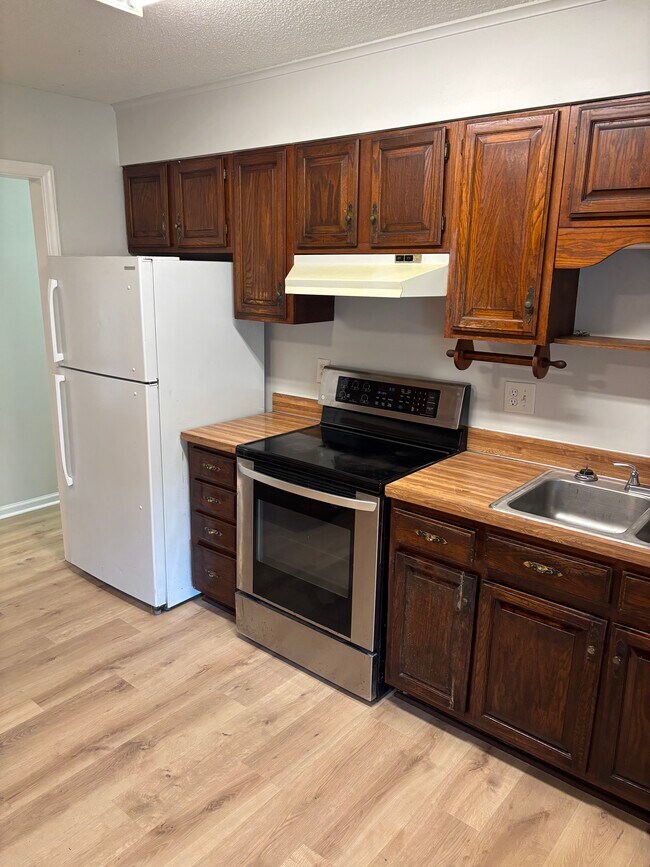 Foto del edificio - 205 SW Maynard Rd