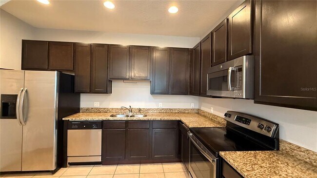 Foto del edificio - 2381 Seven Oaks Dr