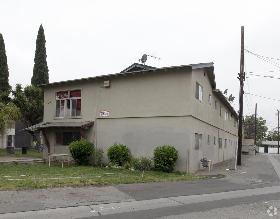 Building Photo - 619 N Pauline St