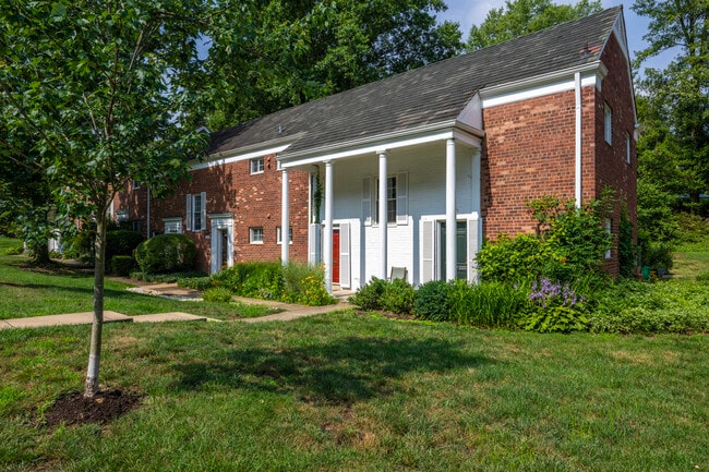 Building Photo - 3624 Valley Dr
