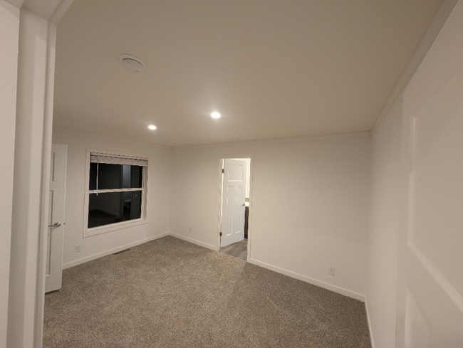 Building Photo - 39021 Holly Ln