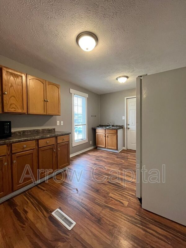 Primary Photo - 2500 P St