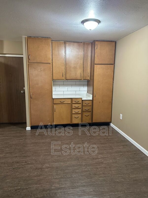 Building Photo - 4110 E Hale Pkwy