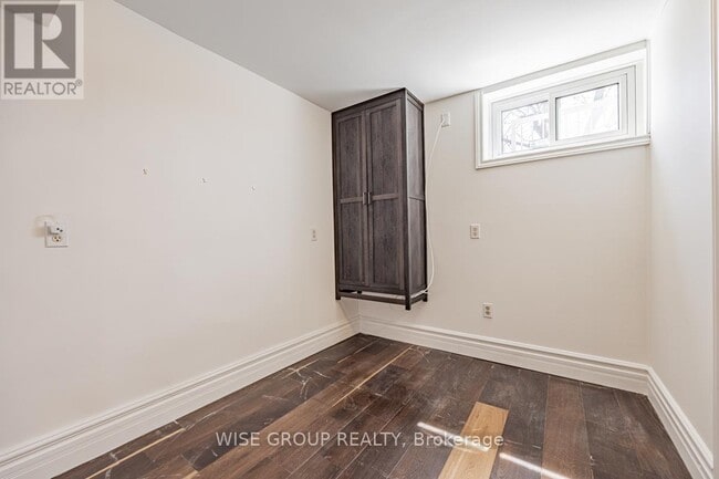 Building Photo - 146 Consulate Rd