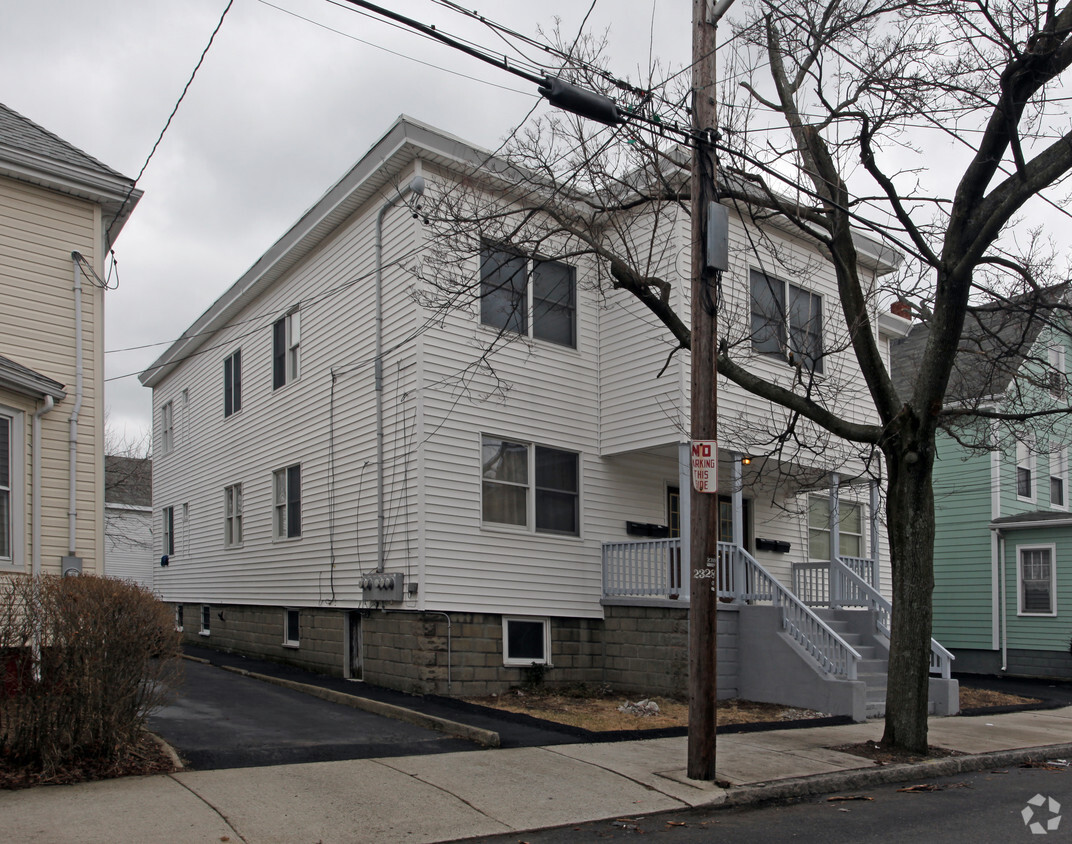 Building Photo - 55 Irving St
