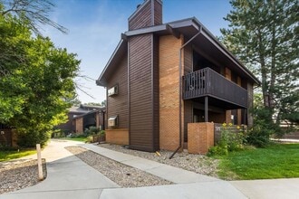 Building Photo - 515 Manhattan Dr