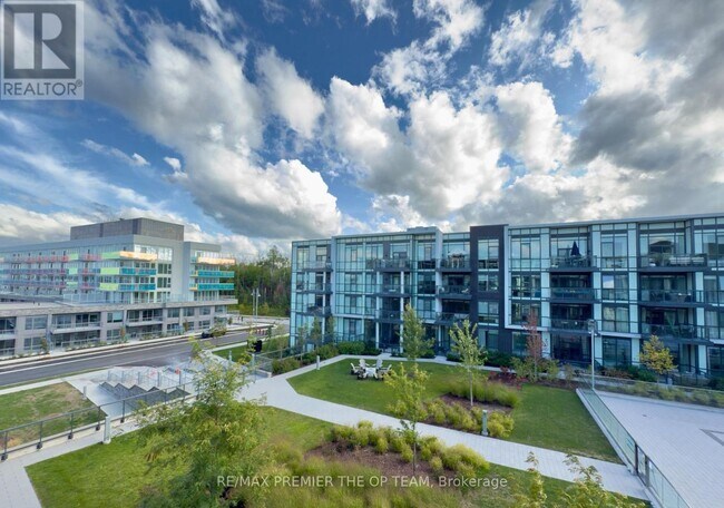 Building Photo - 415 Sea Ray Ave