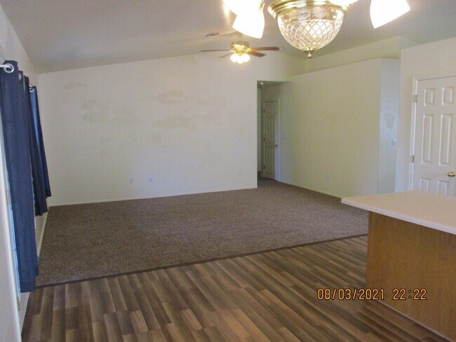 Building Photo - 1710 W Nikolaus