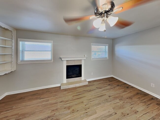 Building Photo - Adorable One-Story Brick Home in East Green Hill, Fort Worth!