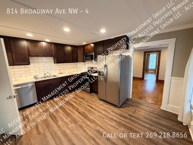 Foto del edificio - 814 Broadway Ave NW