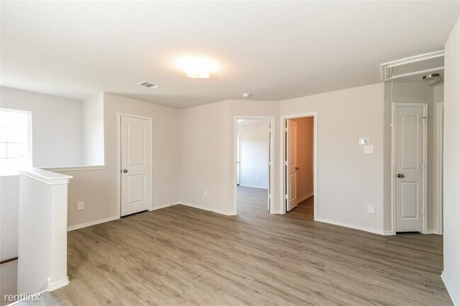 Foto del edificio - 4 br, 1.5 bath House - 13408 Andi Brook Ln