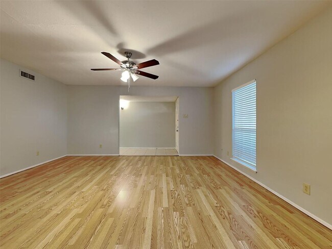 Foto del edificio - 3 BR/2BA | Renovated Single Family Home | Gated backyard