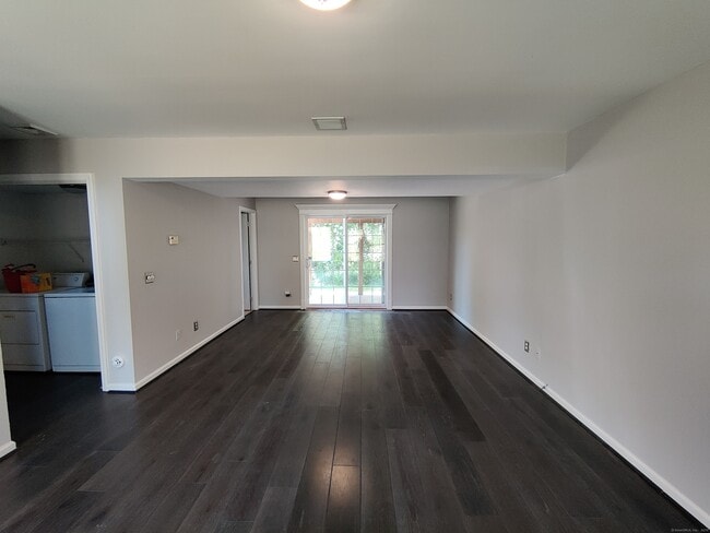 Building Photo - 6 Stephanie Ln