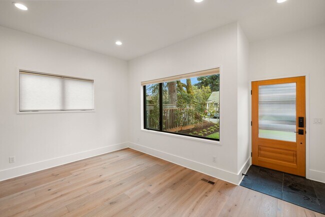 Foto del edificio - 2247 SE Brooklyn St