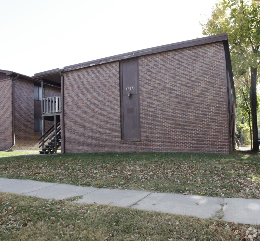 Foto del edificio - 4917 Walker Ave