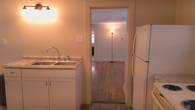 Main kitchen into living room - 347 Gettysburg Pike