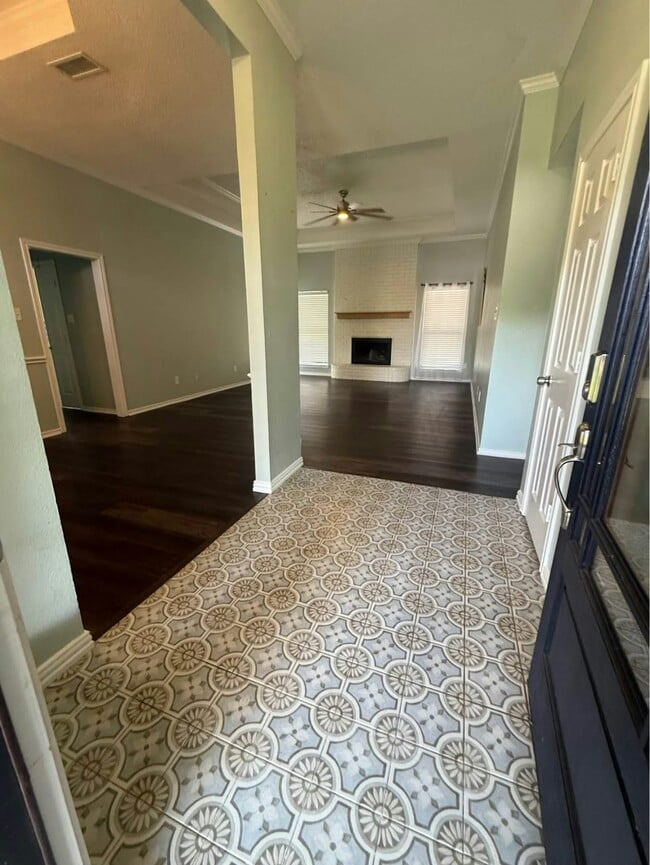 Building Photo - 1309 Oak Harbor Blvd