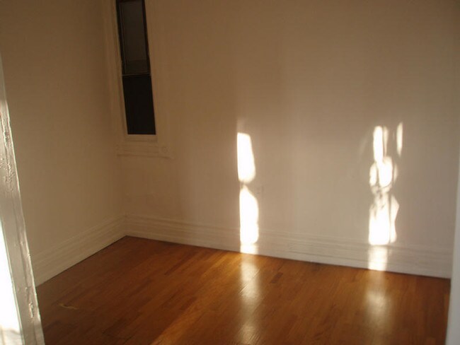 Foto del edificio - 12 Spencer Ct