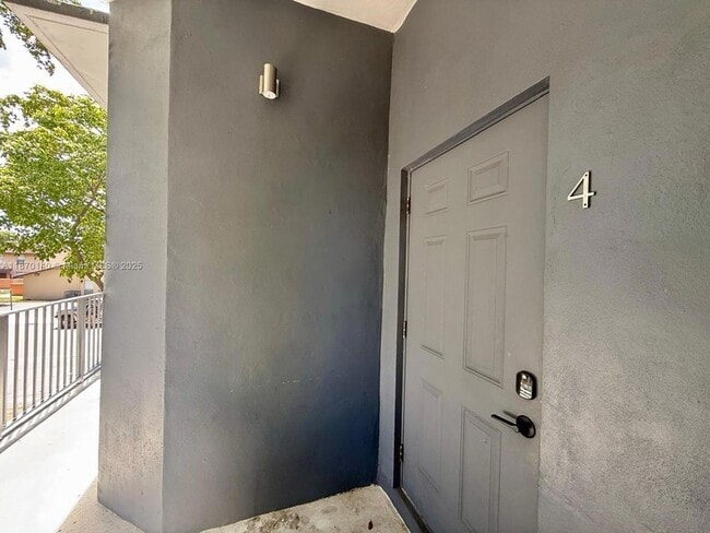 Building Photo - 541 NW 33rd St